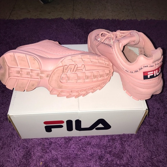 SOLD❗️ Fila Sneakers 🍡 - Picture 5 of 8